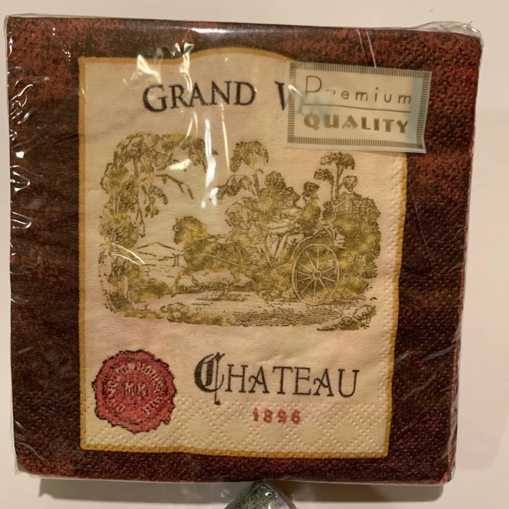 NWT LOT OF 2 WINE THEMED BEVERAGE NAPKINS.